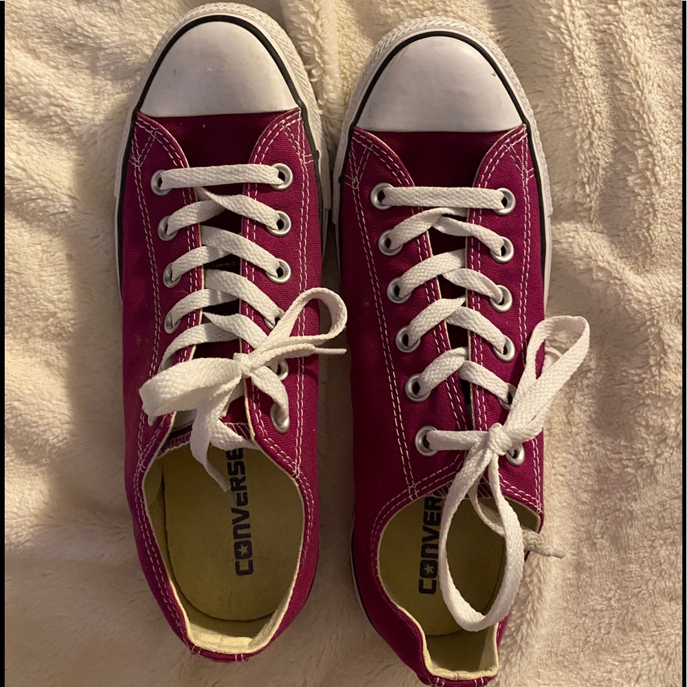 Chuck Taylor Converse womens size 9, mens size 7.  Excellent condition